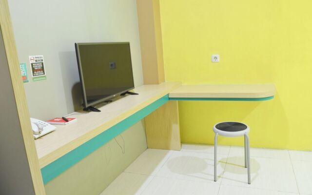 Zen Rooms Near Tunjungan Plaza