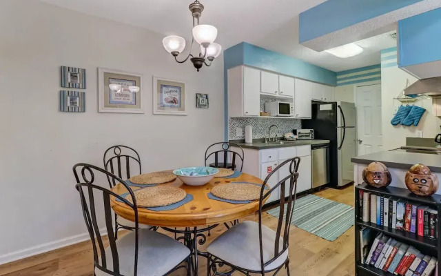 Dog Friendly Forest Ridge Condo Close to Beach by RedAwning