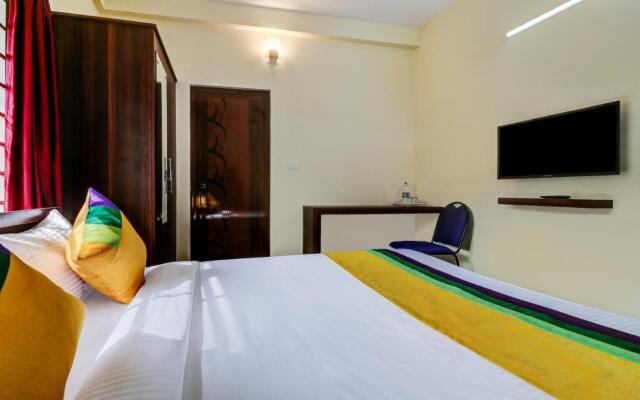 Itsy Hotels Rain Tulsi Stayz, Palarivattom Junction