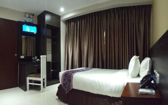 Panorama Summit Hotel