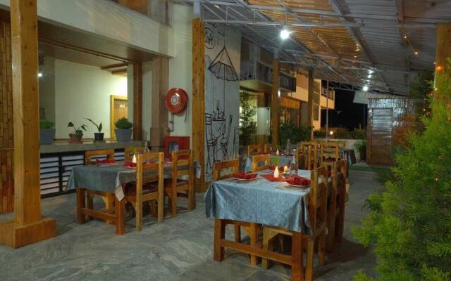 Valley View Hotel & Restaurant