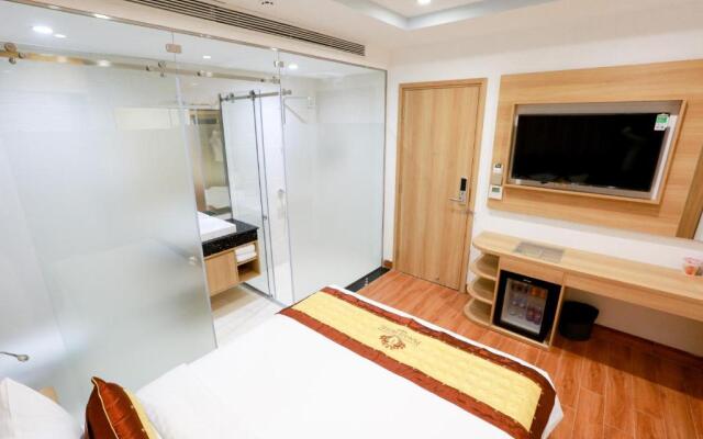 Prague Saigon Airport Hotel
