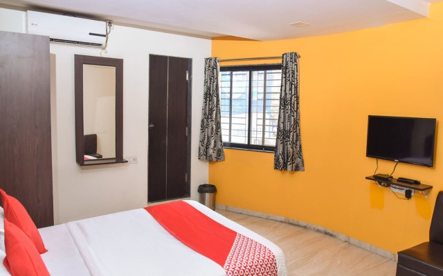 OYO 12854 Hotel Sahara Inn