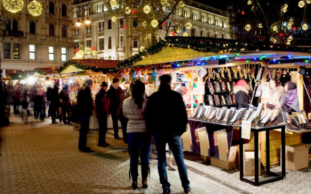 120M2 LUXURY CONDO with SAUNA, JACUZZI, CINEMA In Downtown Budapest