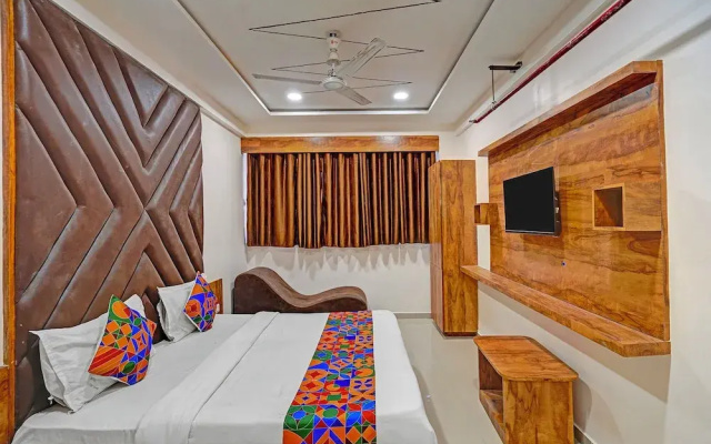 Fabhotel The Grand I