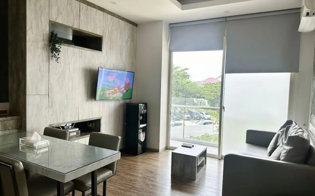 Lush Lakeside - Citra Luxury Apartments