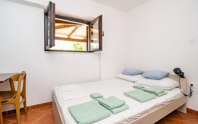Amazing Apartment in Cavtat With Wifi and 2 Bedrooms