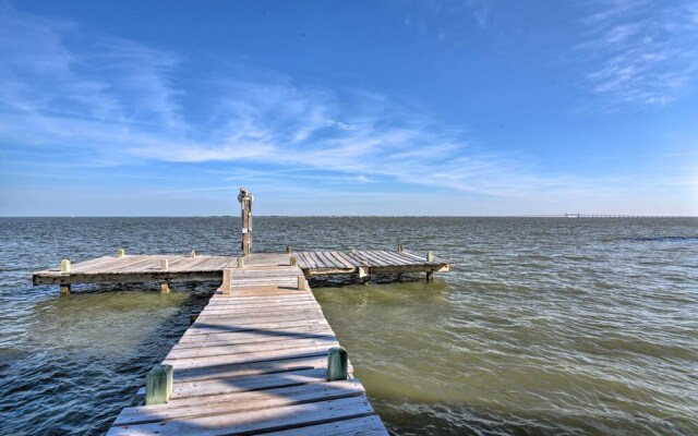 Bayfront Fishing Pier: Galveston Island Home!
