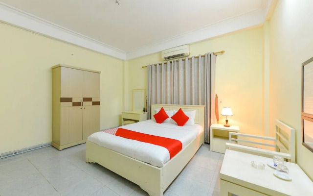 OYO 296 Amely Hotel