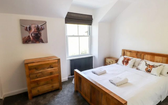 8 Waterhead Terrace