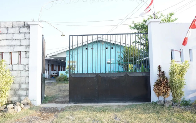 OYO Life 93017 Kost H Soeroso