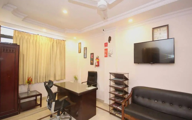 SR Legend Inn by OYO Rooms