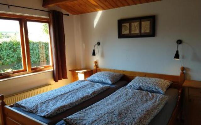HUIS MARIANNE Bed by the Sea