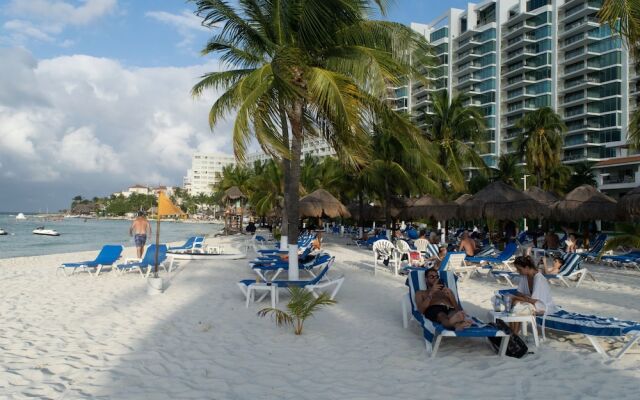 Oceanfront Condo at Voted Best Cancun Sandy Beach