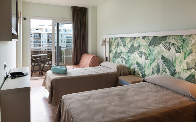 Caprici Beach Hotel & Spa