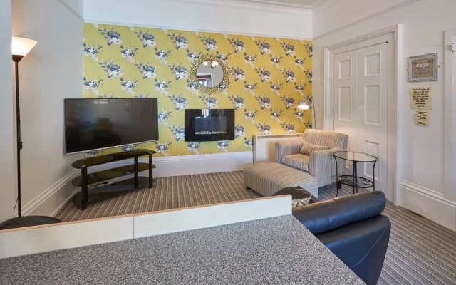 Apartment 3 At Khyber