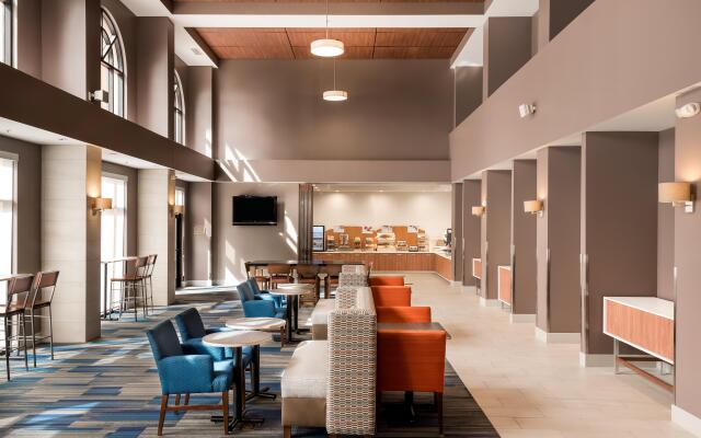 Holiday Inn Express and Suites Ontario Airport, an IHG Hotel