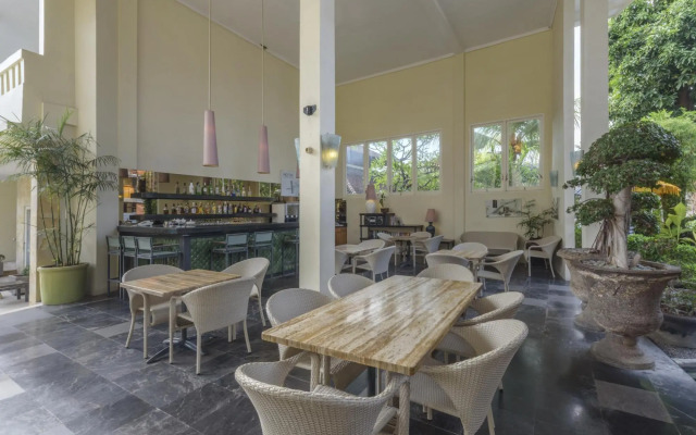 Bali Court Hotel and Apartments