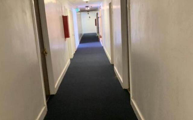 Encore Inn