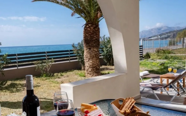 Atalanti Seaside Junior Suites