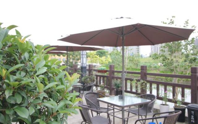 Lishuilouting Inn (Xiuyan Road Subway Station)