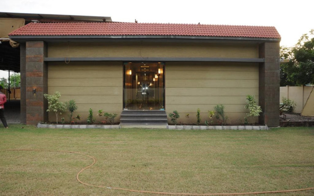 Hotel Om Palace And Party Plot