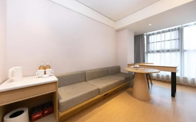 Ji Hotel Guiyang North Railway Station