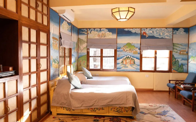 Chonor House