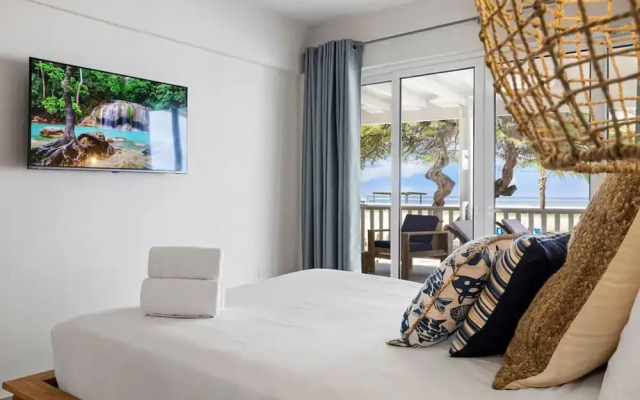 Secluded Beachfront Gem Pool Patio View BBQ