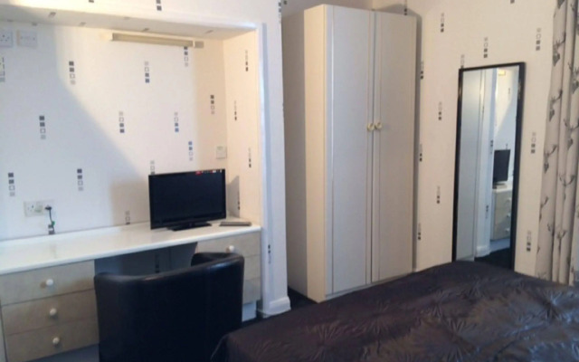 The Carlton Hotel
