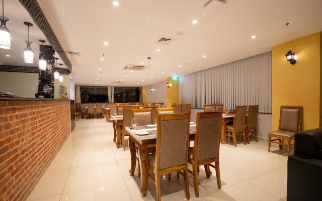 Hotel Palm International