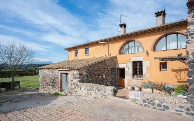 Vibranr Holiday Home in Aiguaviva With Swimming Pool