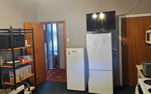 White Horse Inn Restaurant & Motel