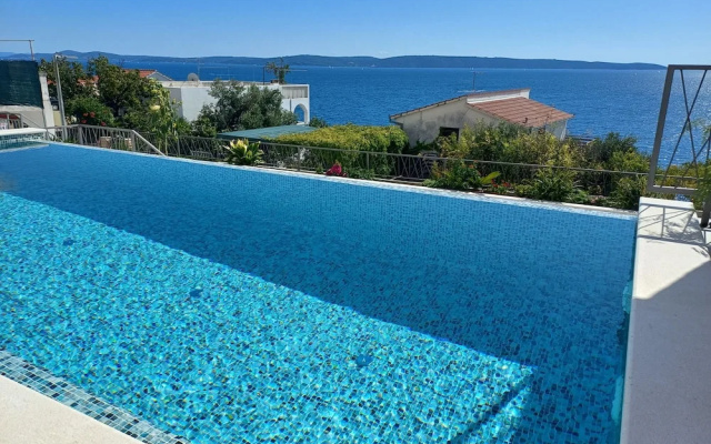 Heated Infinity Pool, Family Apartment With Panoramic sea View 3