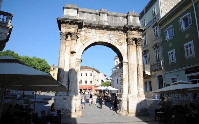 Apartment Razum - Three Bedroom Apartment