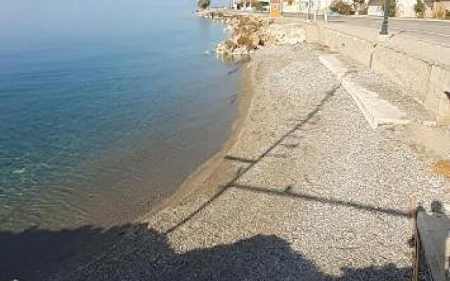 Tent by the sea, private toilet and kitchenette