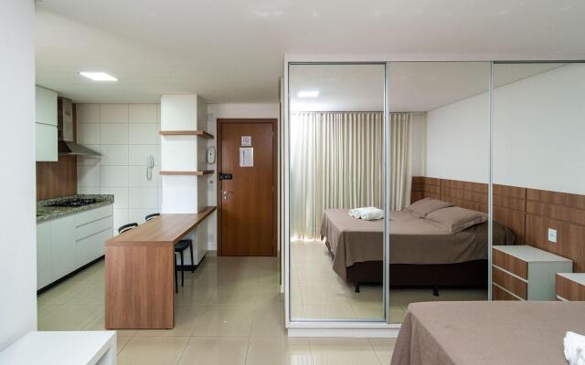 Flat com linda Piscina no Setor Bueno - TH605