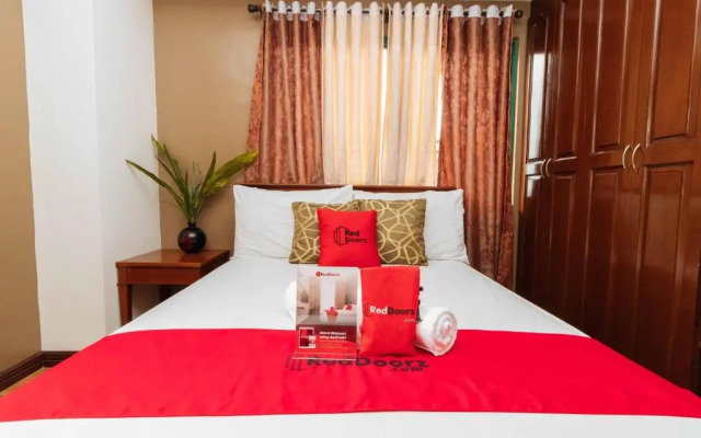 RedDoorz @ Moonwalk Paranaque