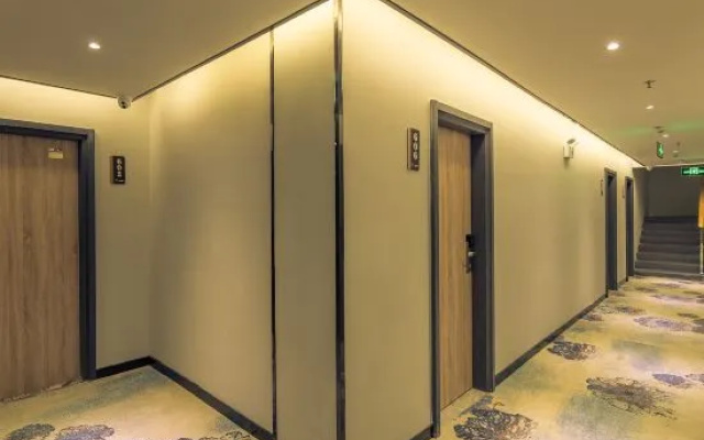 Lingyun Five Seasons Hotel