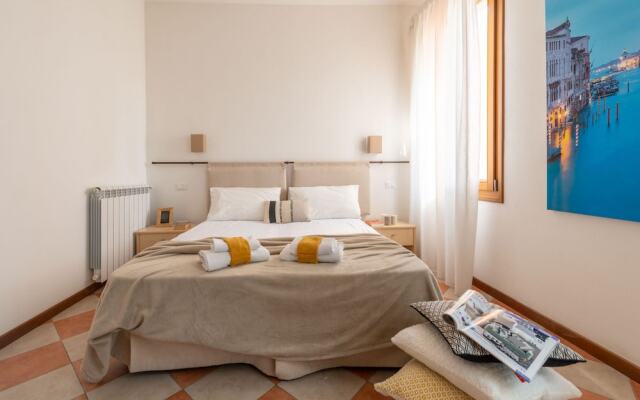 Close to Venice Apartment