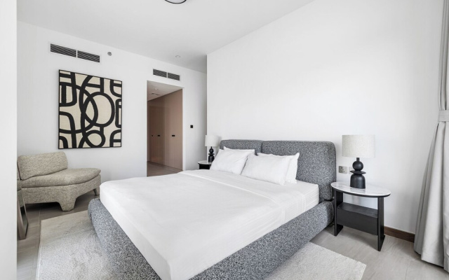 Luxury Suite Canal Views Infinity Pool