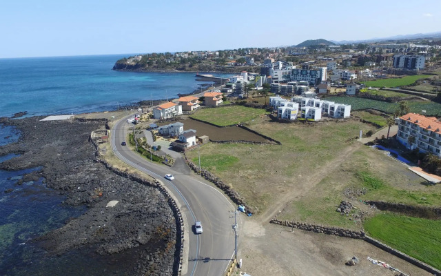 Aewol Bada Town House