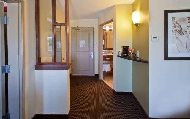 AmericInn by Wyndham Fairfield