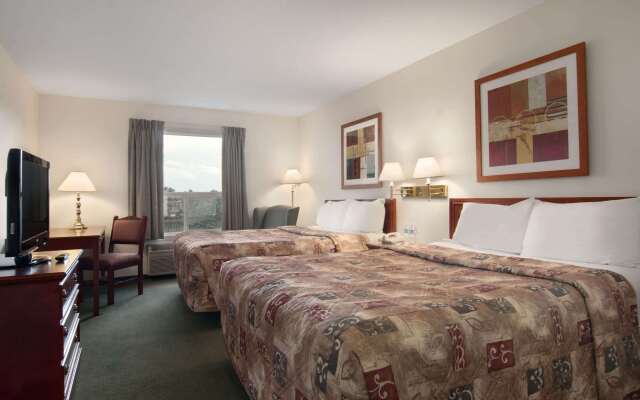 Travelodge by Wyndham Stony Plain