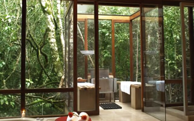 Trogon House and Forest spa