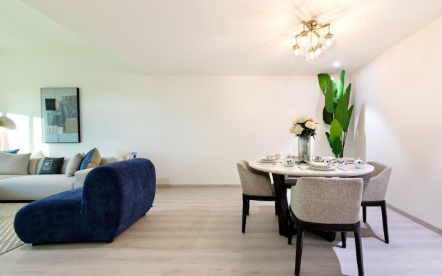 Maison Privee - Millennium Executive Tower