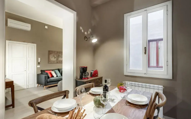 Giglio Courtyard - Duomo Stylish Apartment