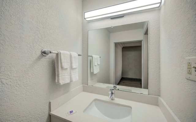 Micasa Inn & Suites