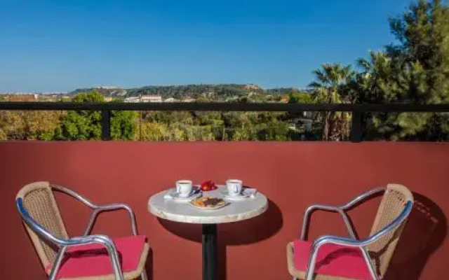 Denphill Apartments & Hotel