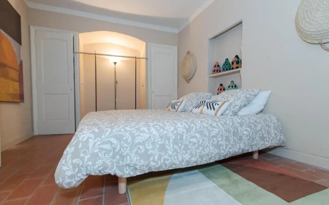 RARE: 110m² climatisés avec terrasse. 2 Chambres